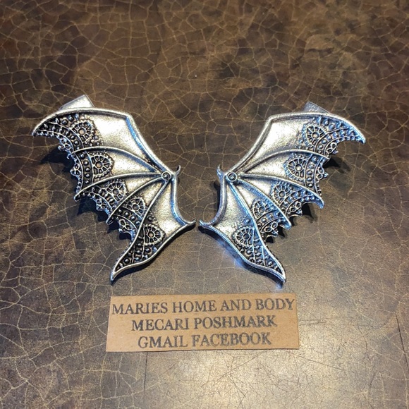 Silver Bat Devil Demon Wings Hair Clips New Victorian Goth Vintage style Spooky - Picture 9 of 10
